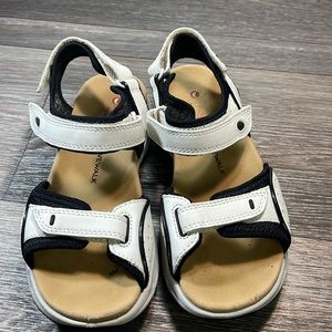 Clarks walking sandals woman’s size 6